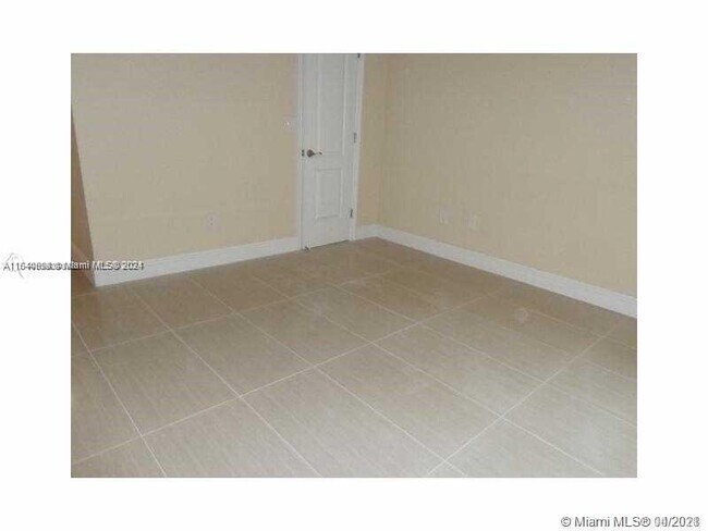 Building Photo - 1281 SW 46th Ave