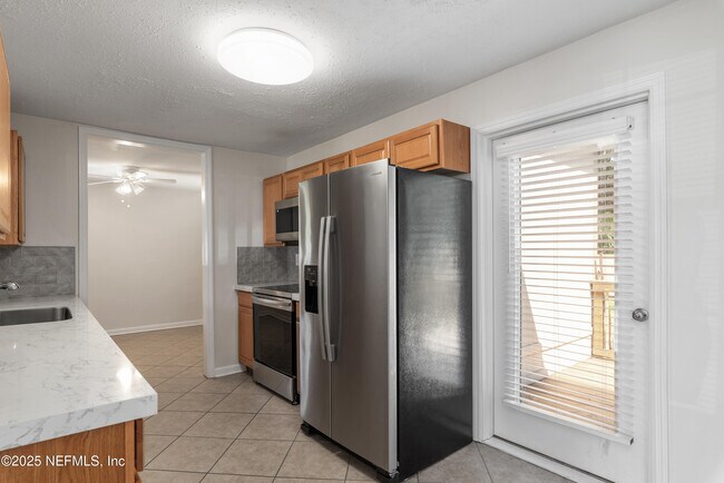 Building Photo - 4006 Conga St
