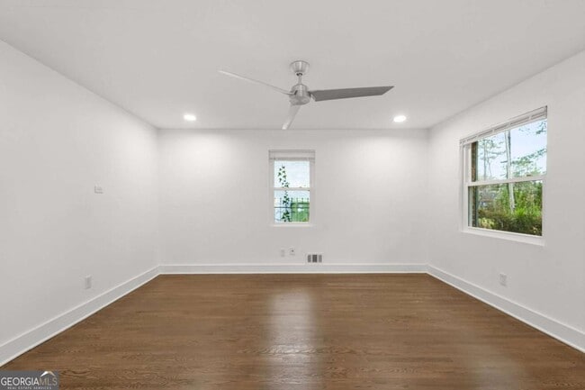 Building Photo - 1949 Handley Ave SW