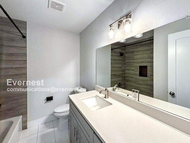 Foto del edificio - 3804 Southway Dr