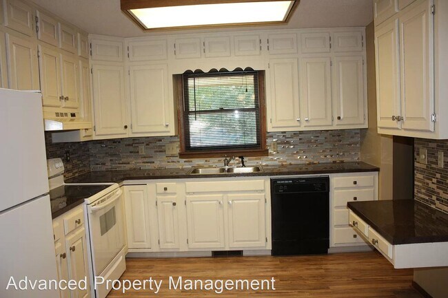 Foto del edificio - 3 br, 2 bath House - 2420 Vaughn Drive