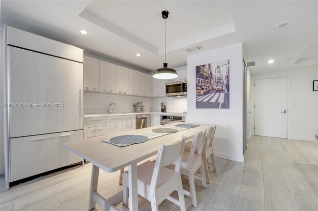 Foto del edificio - 45 SW 9th St