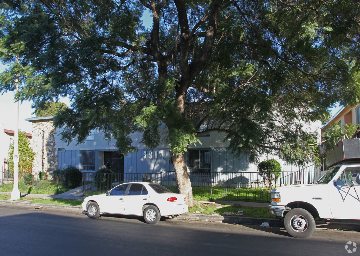 Building Photo - 3904 Gibraltar Ave