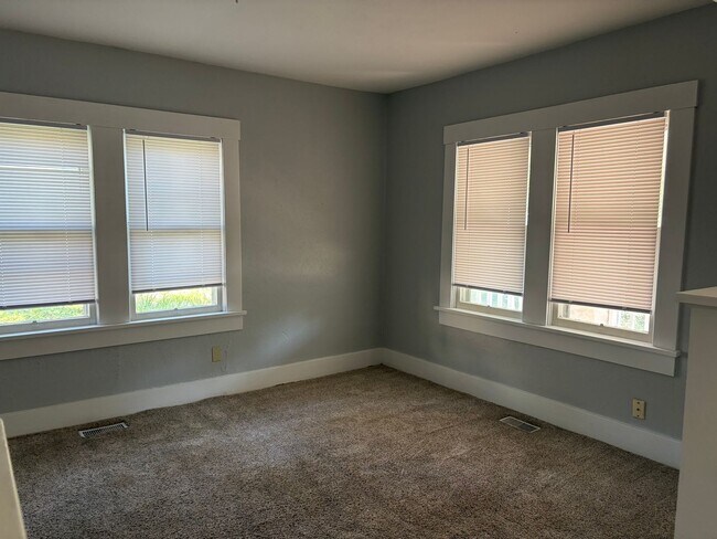 Foto del edificio - Beautiful 2 bed/ 1 bath