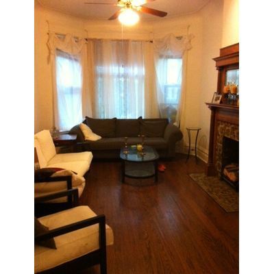 Foto del edificio - 833 W Newport Ave