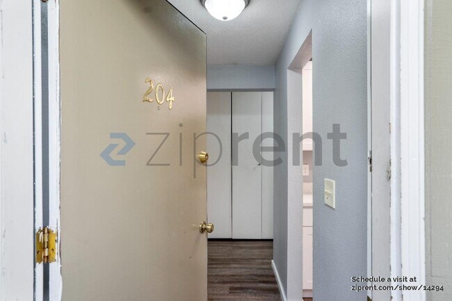 Foto del edificio - 9807 NE 124th St