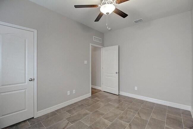 Foto del edificio - 7530 Sable Creek Dr