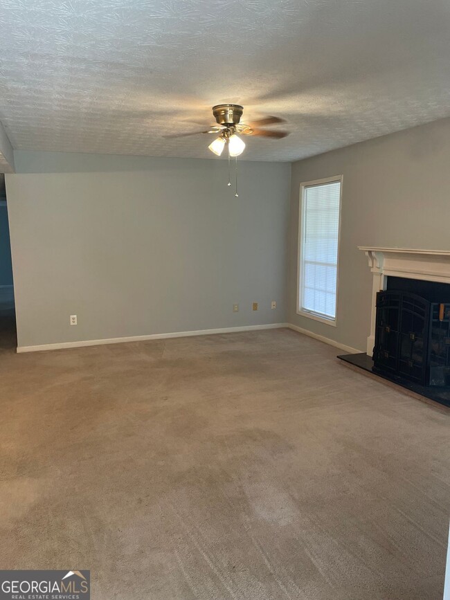 Foto del edificio - 6431 Oakleaf Way