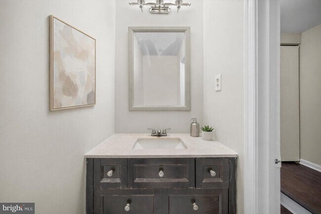 Foto del edificio - 813 Delafield St NE