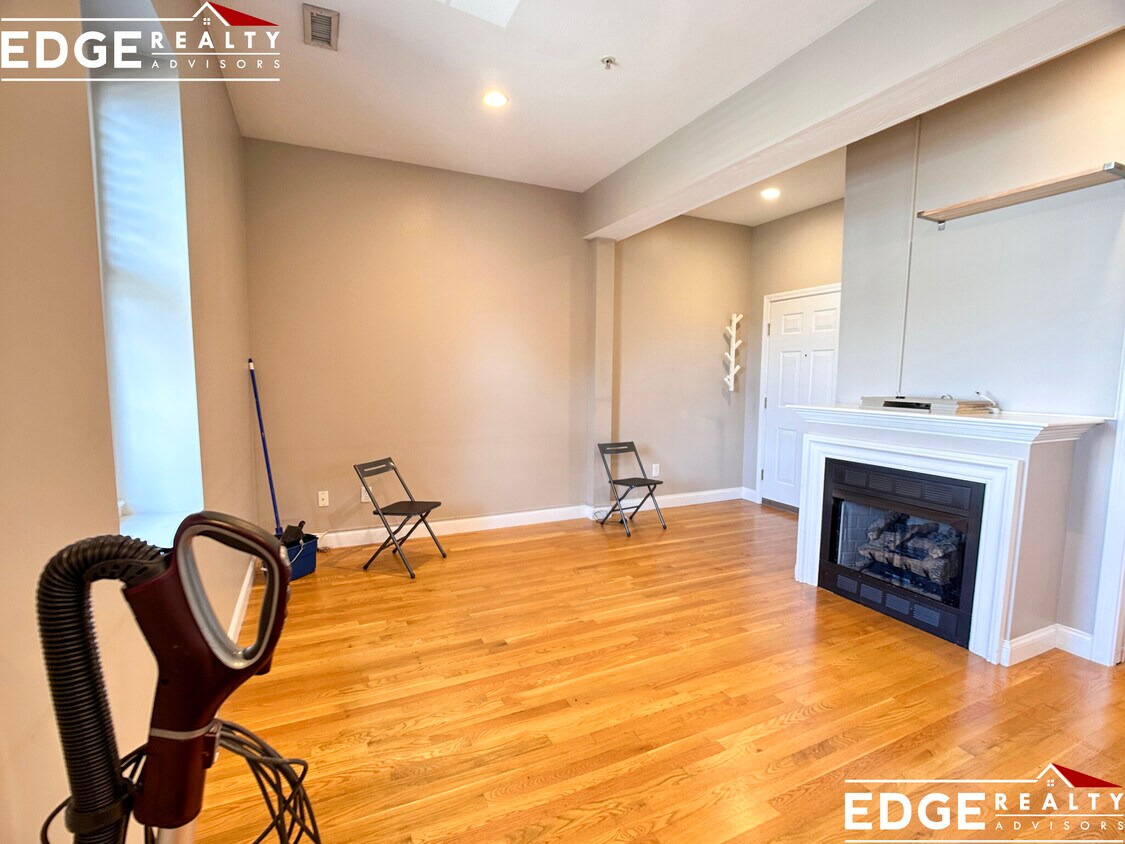 8 Amaranth Pl Unit 40, Medford, MA 02155 Condo for Rent in Medford, MA