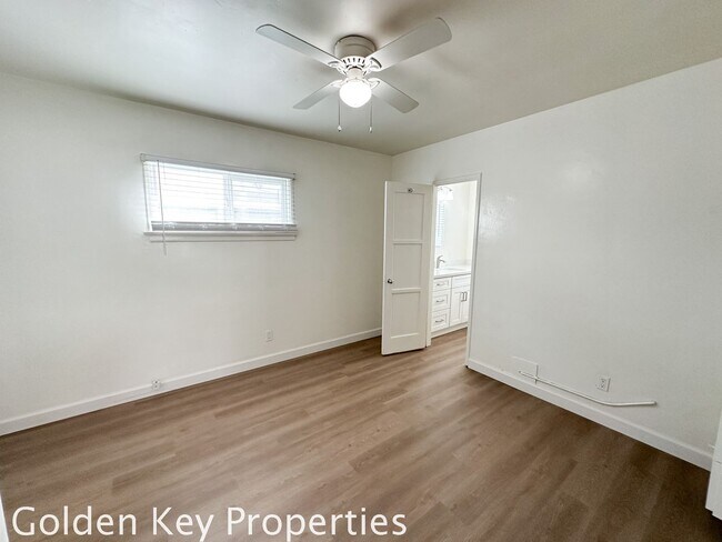 Foto del edificio - Detached studio one block from the beach!!