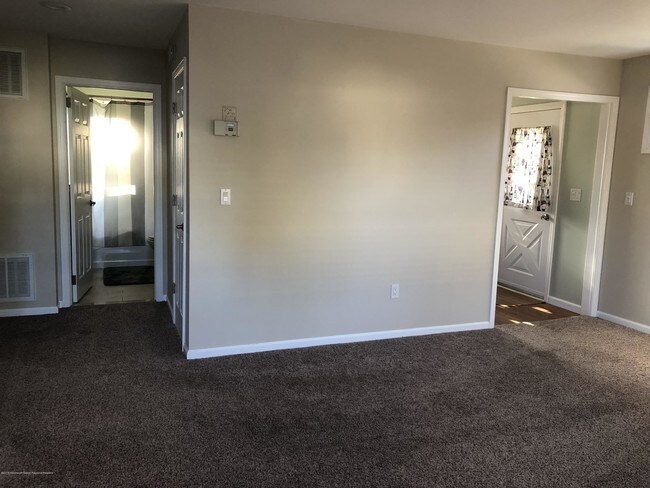 Building Photo - 374 Georgia Dr