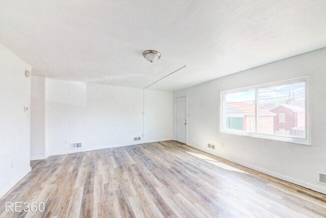 Building Photo - 2 br, 1 bath House - 739 Carnival Way Alle...
