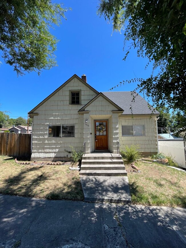 Building Photo - 1443 Worden Ave