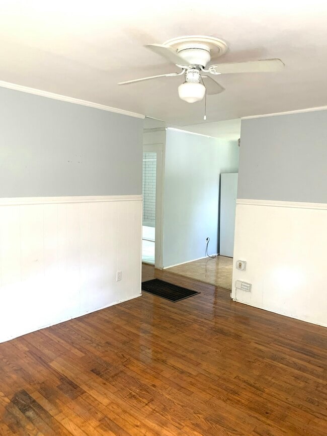 Building Photo - 117 Shadowmoor Dr
