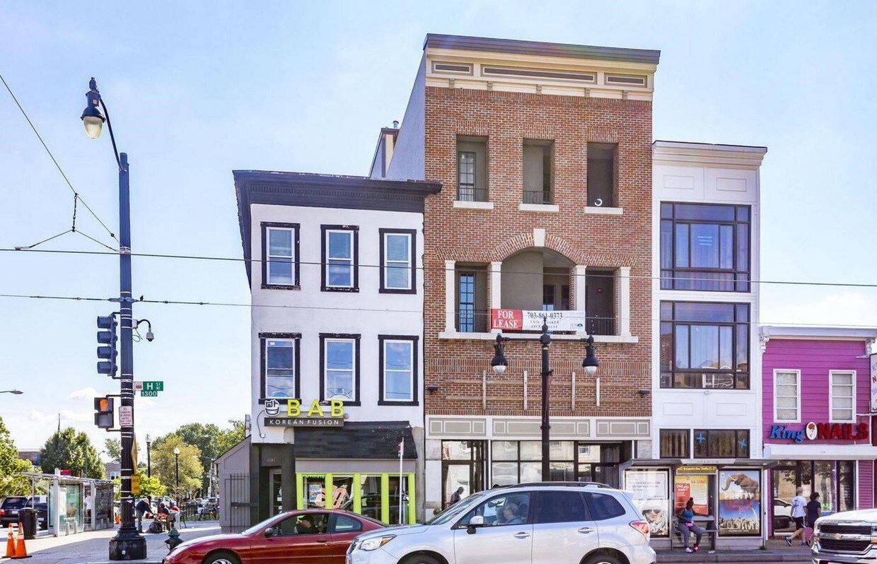 Foto principal - 1383 H St NE