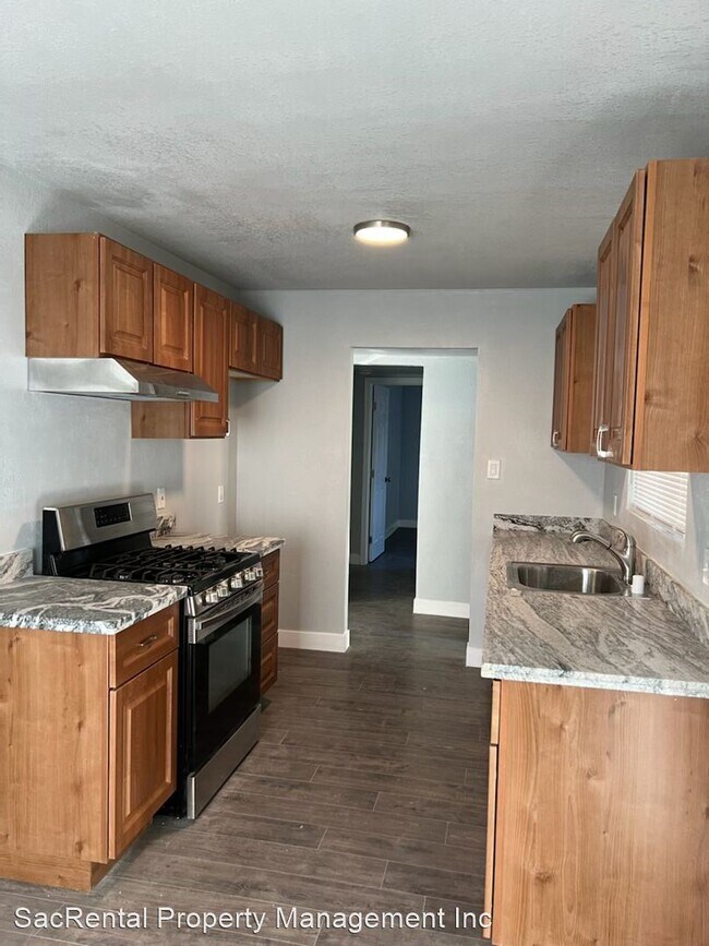 Building Photo - 3 br, 1.5 bath House - 1620 Fruitridge Rd