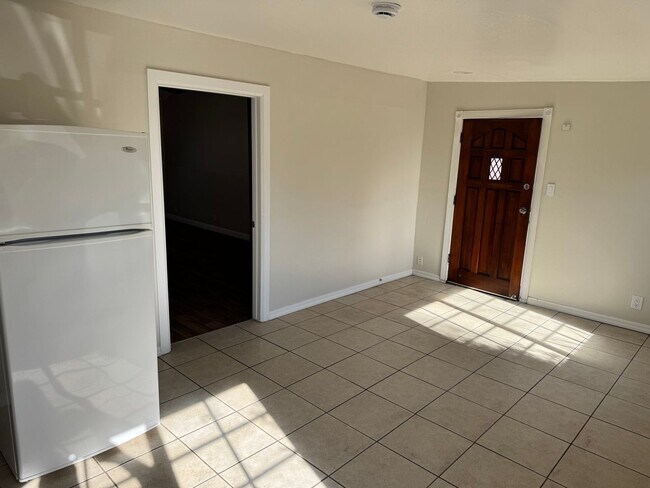 Foto del edificio - 1520 Cielo Ln