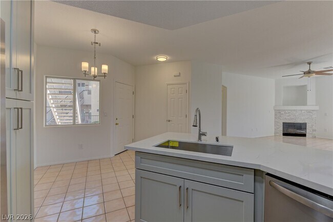 Building Photo - 3320 S Fort Apache Rd