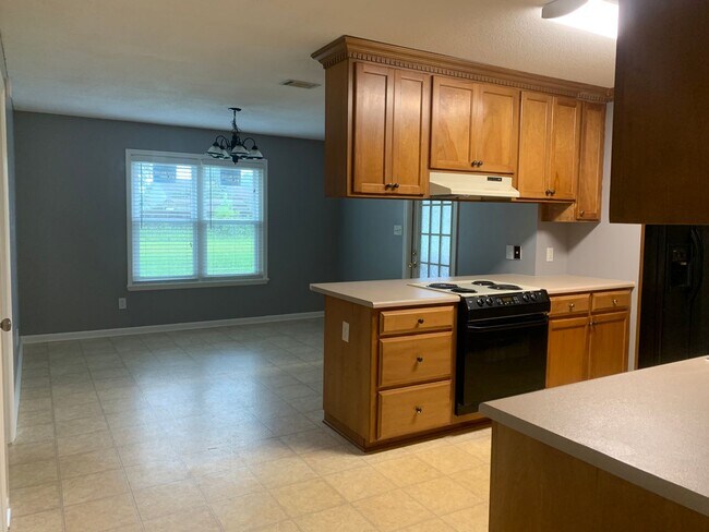 Building Photo - Four Bedroom Home in North Lowndes