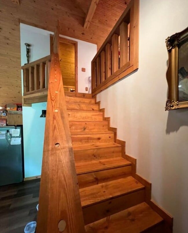 Building Photo - 3 bedroom 1.5 bath Cabin in the woods for ...
