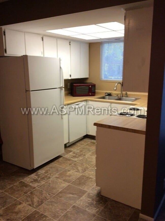 Building Photo - Millcreek-Holladay Condo with Amenities