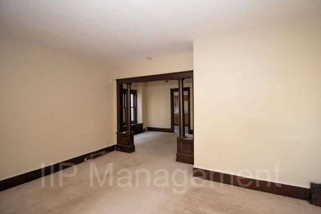 Building Photo - Cozy 1BR 1BA with Large Bonus Room! HALF O...