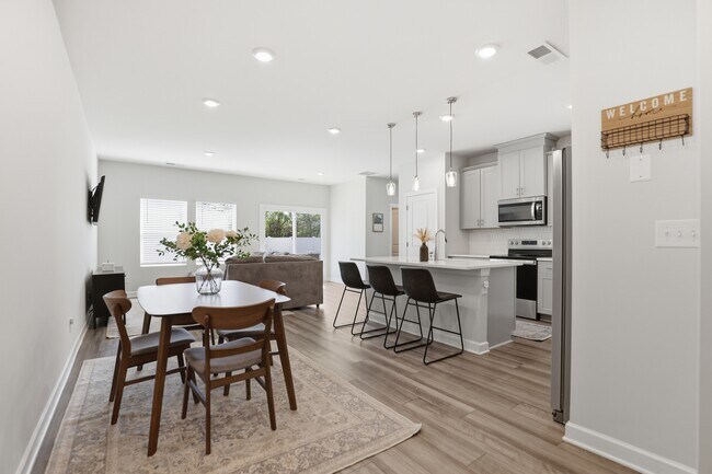 Building Photo - 2317 Belterra Dr