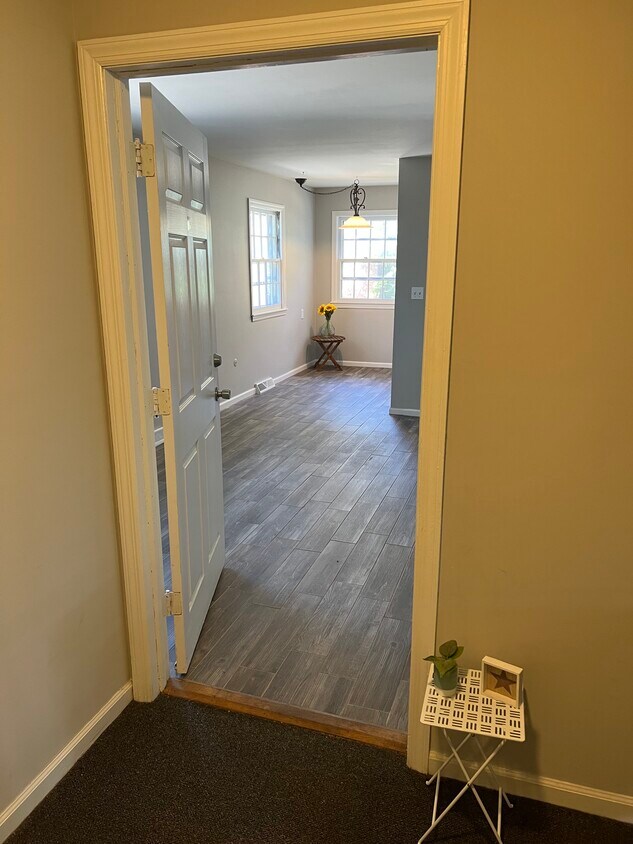 Foto principal - 1674 Western Ave