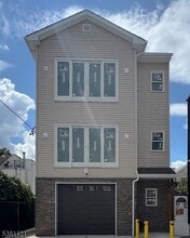 Building Photo - 385 Lafayette St