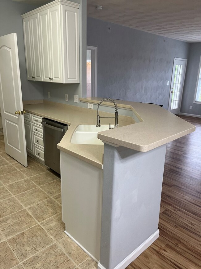 Building Photo - 304 Troon Ct