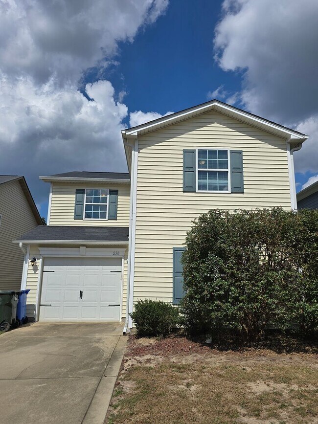 Building Photo - 230 Chloe Dr