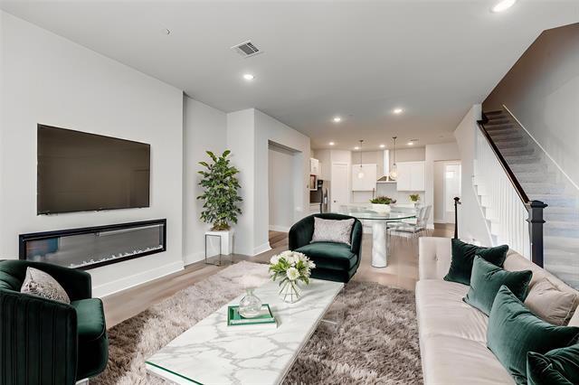 Foto del edificio - 909 Heights Wy