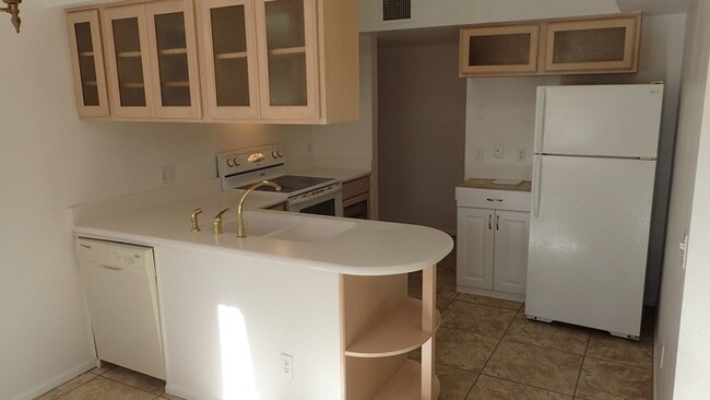 Building Photo - 4511 Buena Loma Way