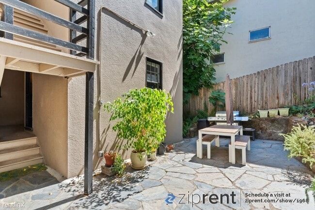 Building Photo - 2 br, 1 bath 4plex - 833 Erie St, Oakland,...