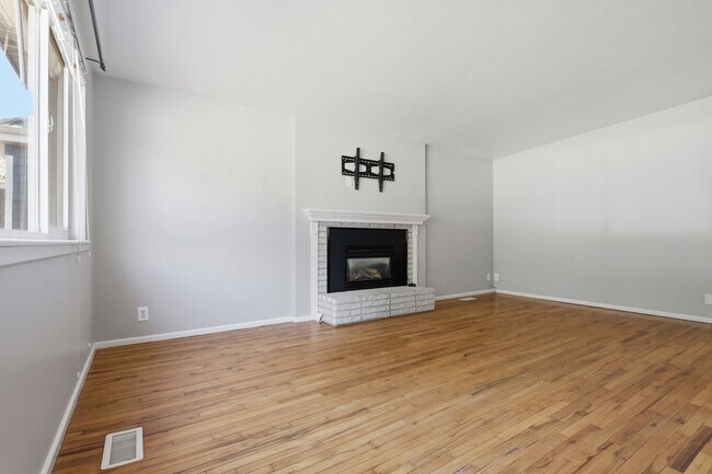 Foto del edificio - 2125 Polk Ave