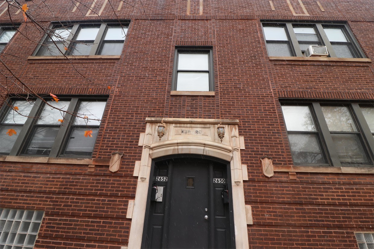 Primary Photo - 2652 W 64th St