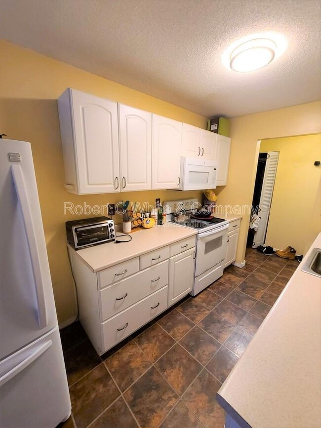 Building Photo - 95 Woodsedge Dr