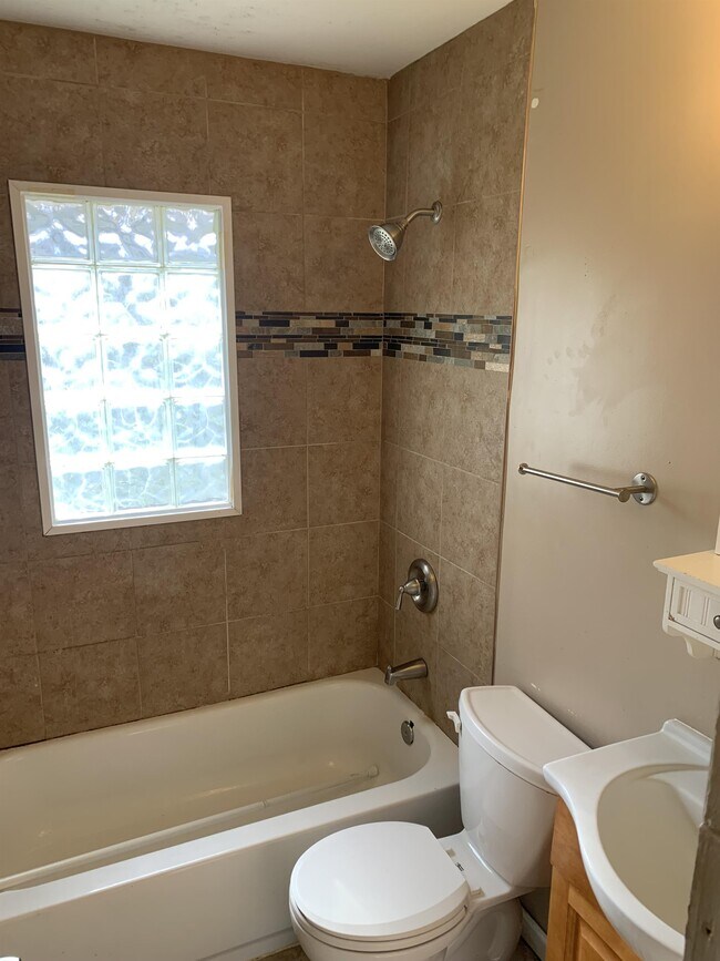 Building Photo - 4239 Redick Ave