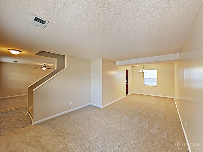 Building Photo - 521 Halleck Ln