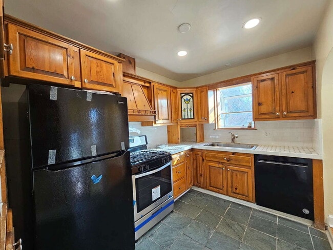 Photo - 1401 Roslyn St House