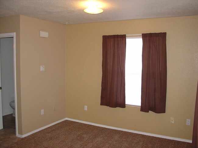Building Photo - SCHEDULE YOUR SHOWING TODAY