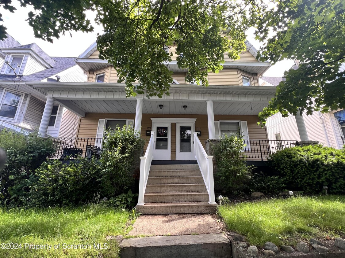 Primary Photo - 1515 E Gibson St