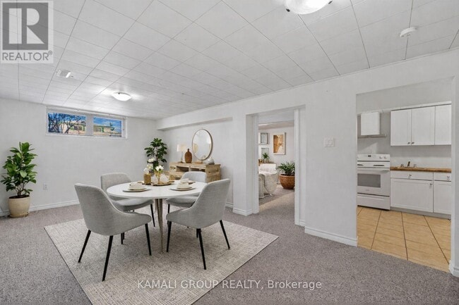 Building Photo - 78 College Crescent