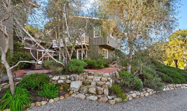 Foto del edificio - Charming 4 bed, 3 bath Craftsman home in a...
