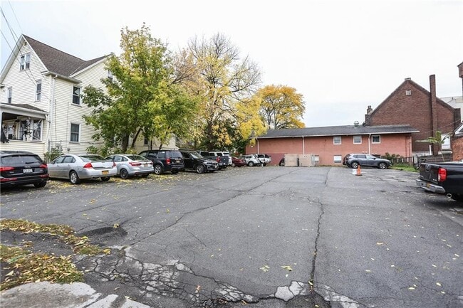 Foto del edificio - 404 Main St