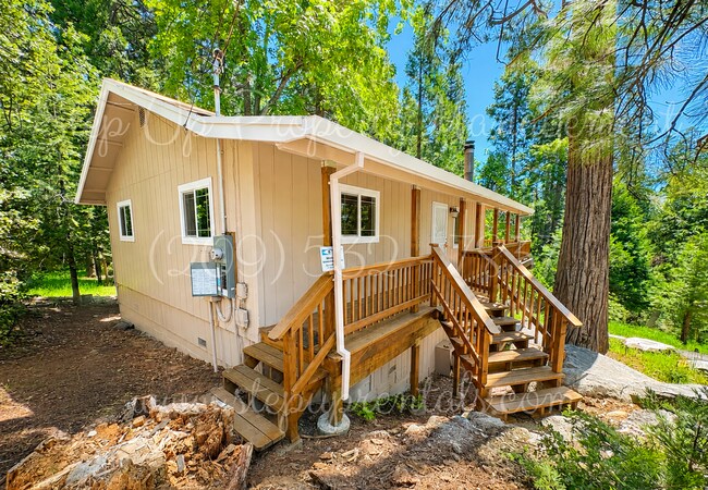 Building Photo - Rustic Modern 3 Bedroom Sanctuary with Designer Kitchen and Expansive Deck