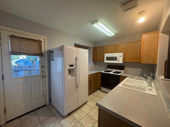 Foto del edificio - 11901 Swearingen Dr