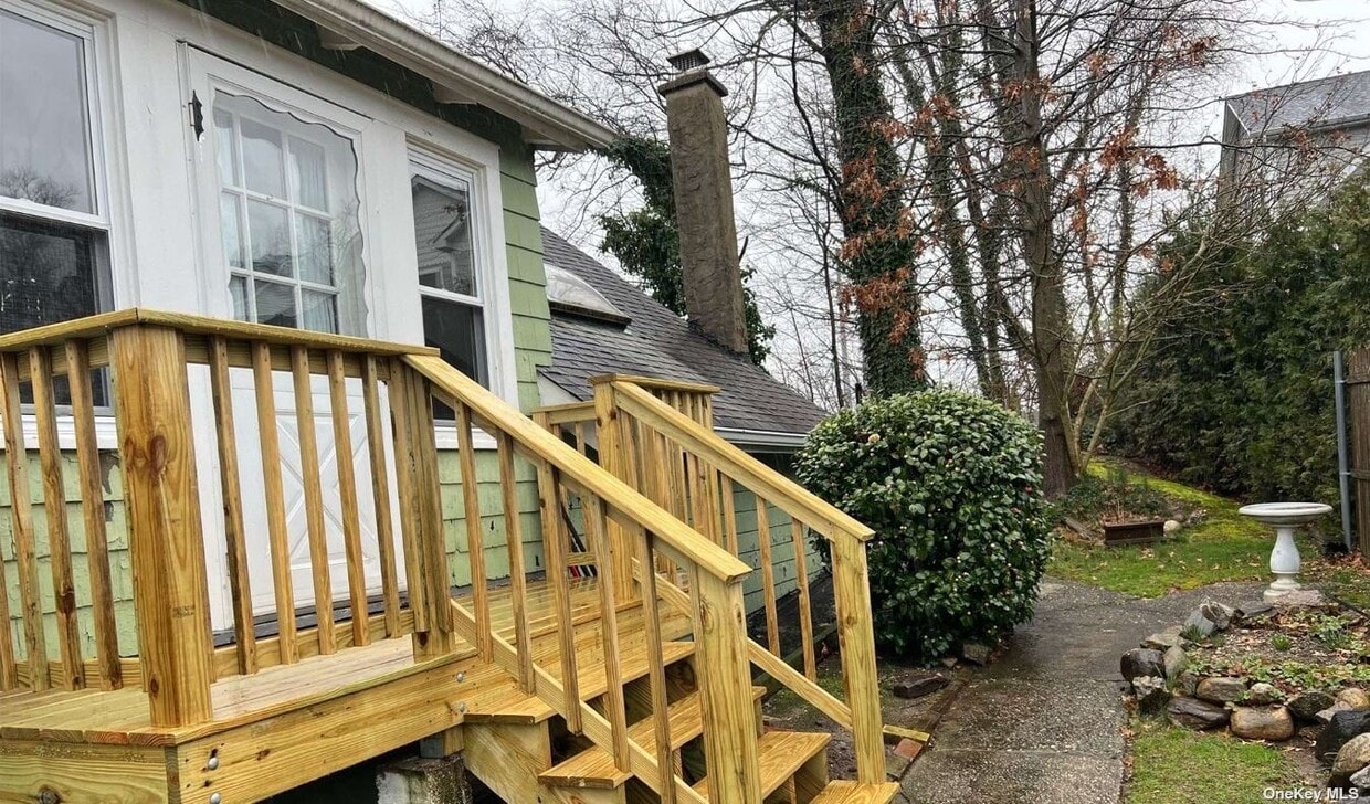 134 Glenwood Rd Unit C, Glenwood Landing, NY 11547 Room for Rent in