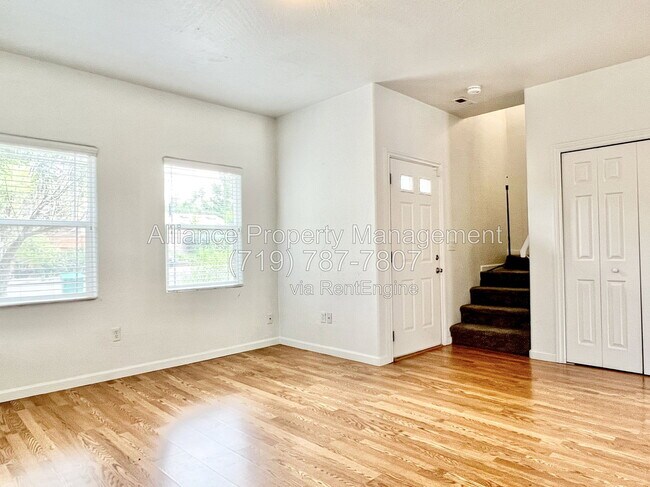 Foto del edificio - 2405 W Monument St
